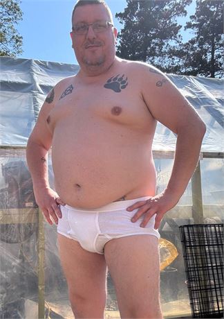 Hanes outside